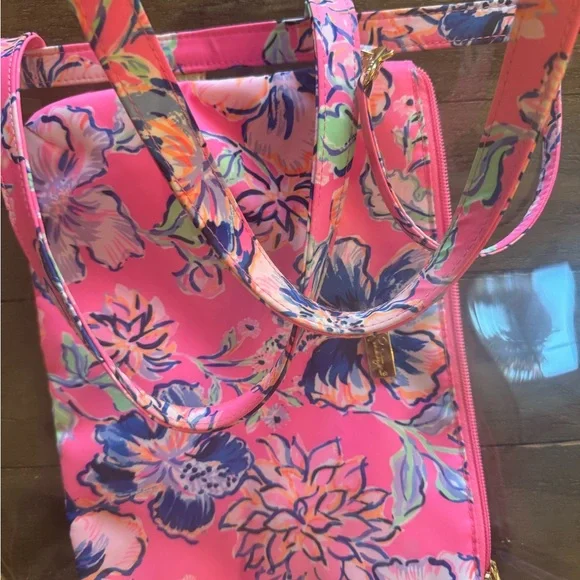 Lilly Pulitzer Kendyl Tote Bag clear with small bag inside - Picture 6 of 10